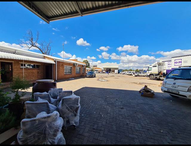 2,419M² WAREHOUSE FOR SALE IN TUNNEY